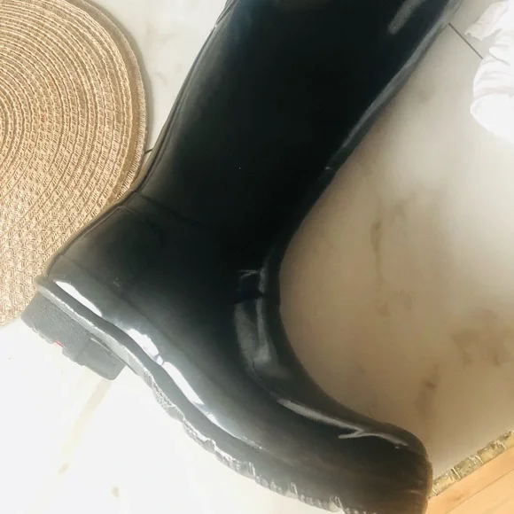 Hunter Black Women's Rain Boots - Picture 10 of 11